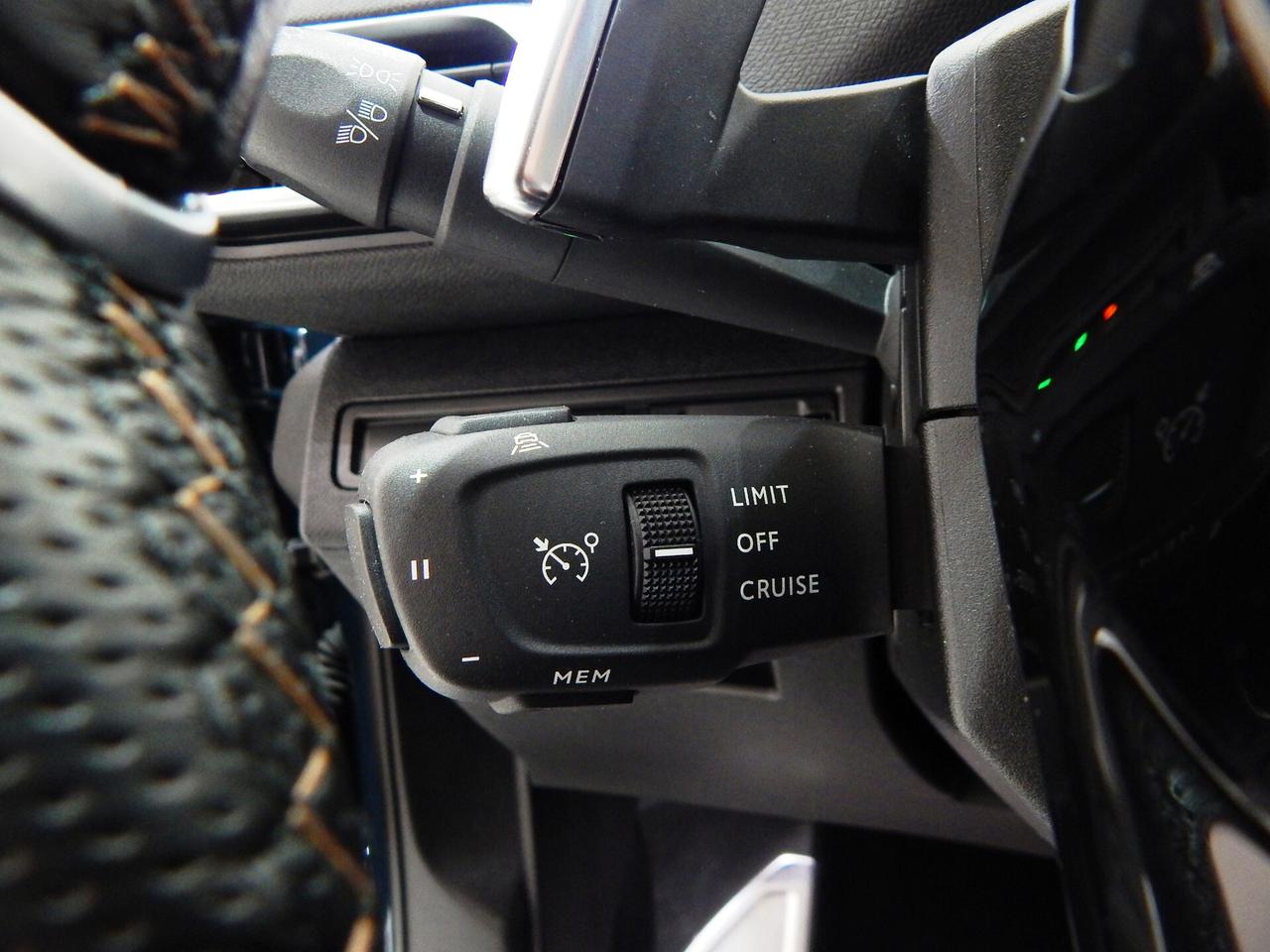 Peugeot 3008 1.5 bluehdi GT S&S AT8 TETTO-NAVI-PELLE-RADAR-LED