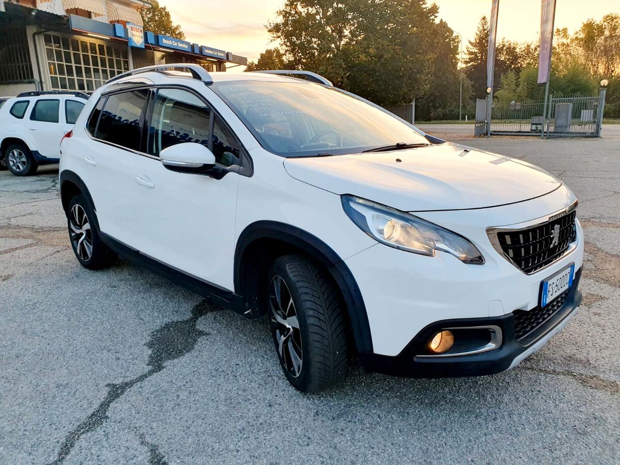 Peugeot 2008 PEUGEOT 2008 Pure Tech 110CV ALLURE