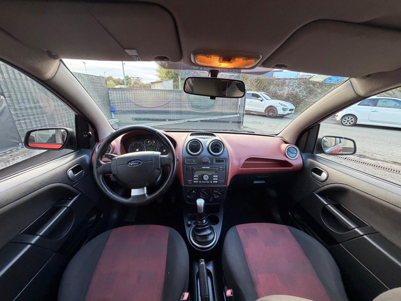 Ford Fiesta 1.4 d titanium NEOPATENTATI OCCASIONE