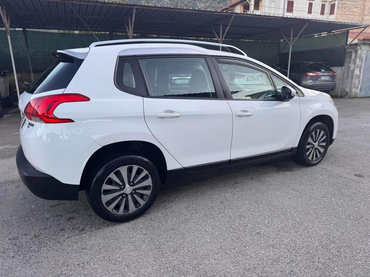 Peugeot 2008 BlueHDi 100 Allure