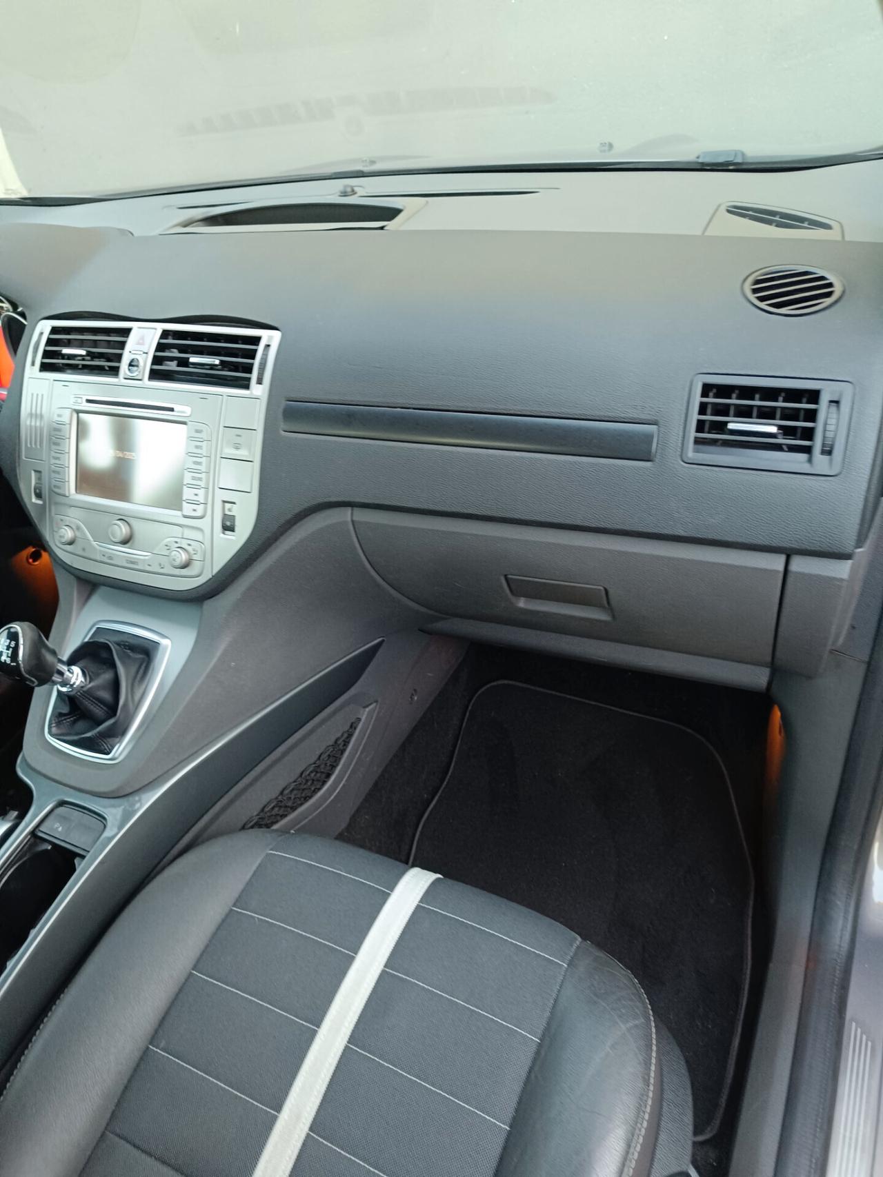 Ford Kuga 2.0 TDCI 4x4 Powershift Titanium