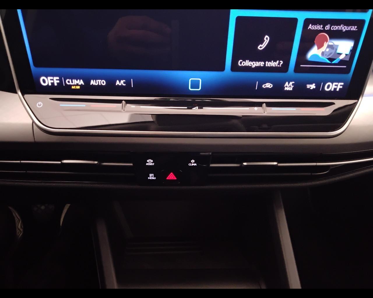 VOLKSWAGEN Golf VIII 2024 - Golf 2.0 tdi Life 115cv