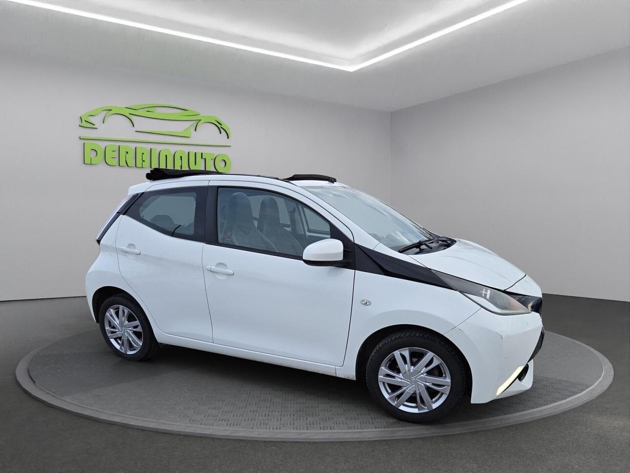 Toyota Aygo 1.0 VVT-i 69 CV 5 porte x-cite CABRIO
