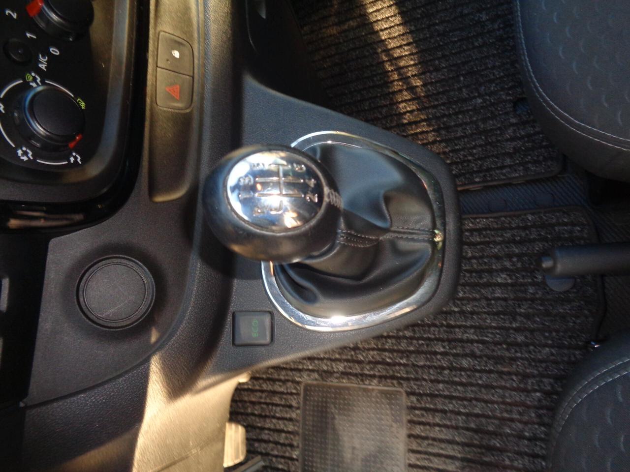 Vivaro 1.6 BiTurbo 145CV 9 posti full optionals