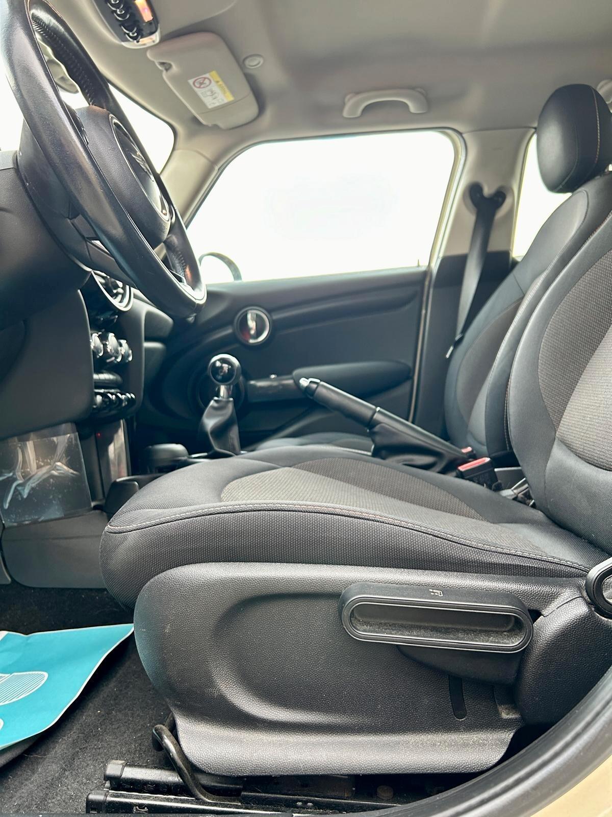 Mini 1.5 One D Hype 5P (70kw) - ok neopatentato