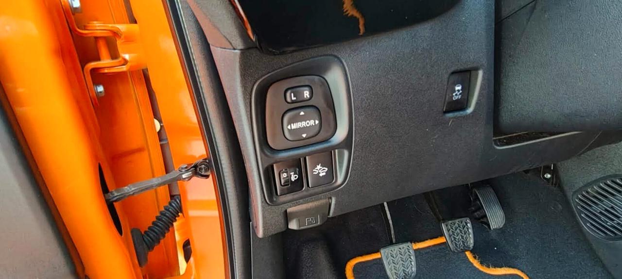 Toyota Aygo 1.0 72 CV x-wave orange KM 27000