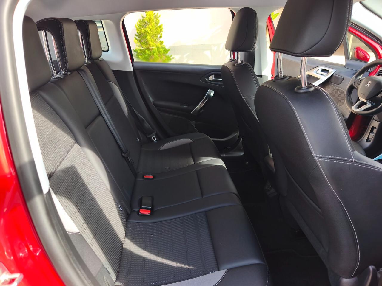 Peugeot 2008 BlueHDi 120 S&S Allure
