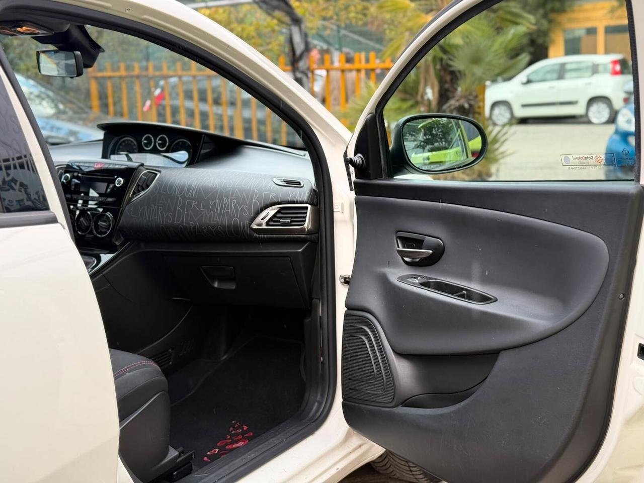 Lancia Ypsilon 1.3 MJT 16V 95 CV 5 porte S&S Elefantino