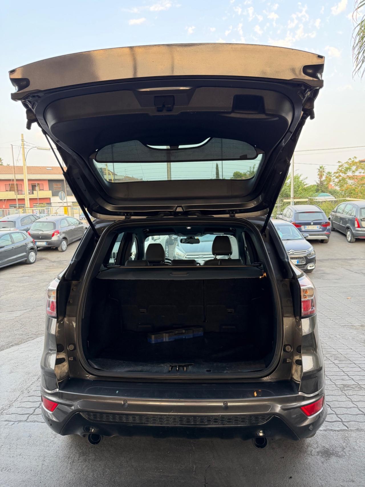 Ford Kuga 2.0 TDCI 150 CV S&S 4WD Powershift ST-Line