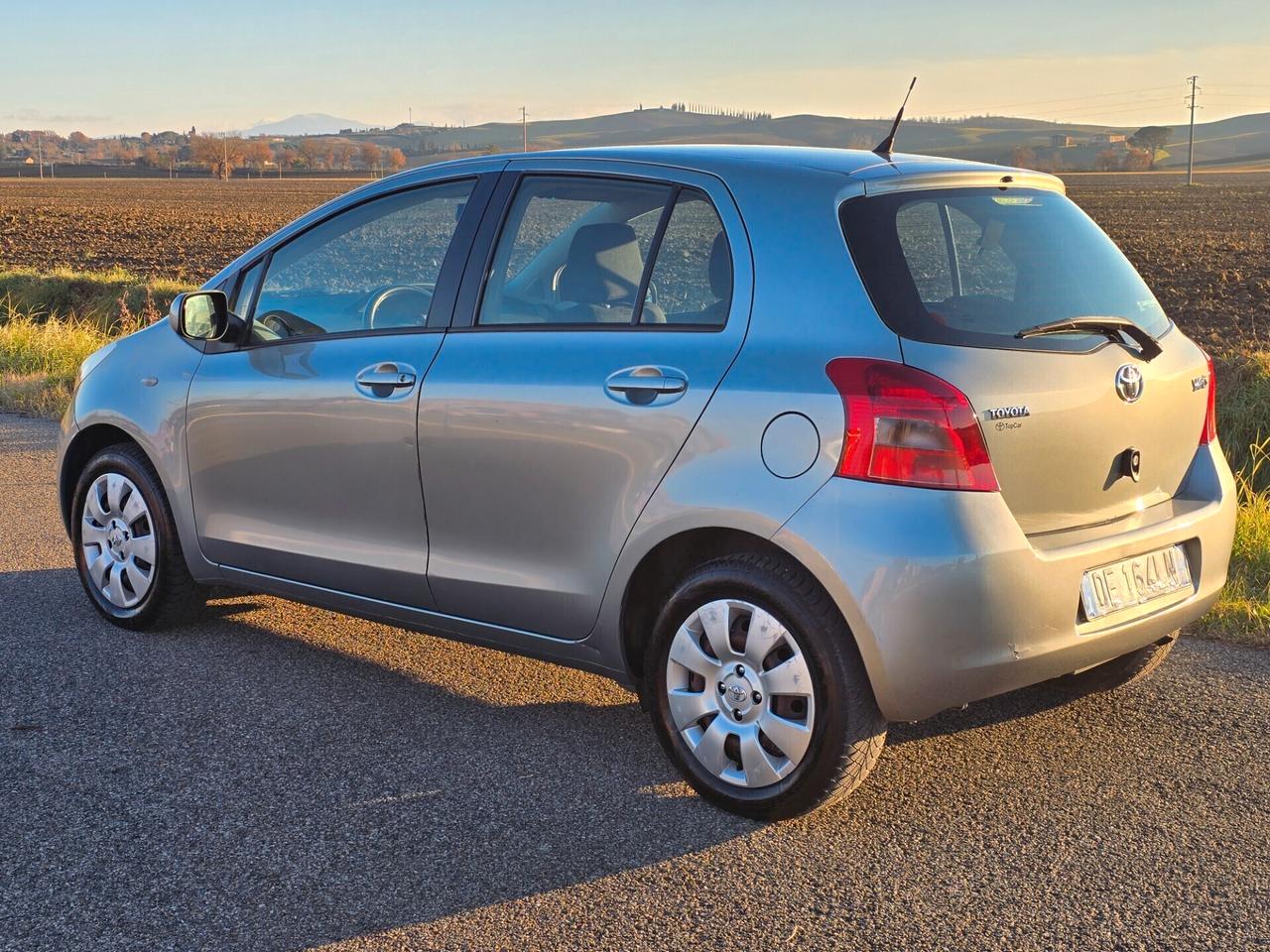 Toyota Yaris 1.0 5 porte Sol Neopatentati