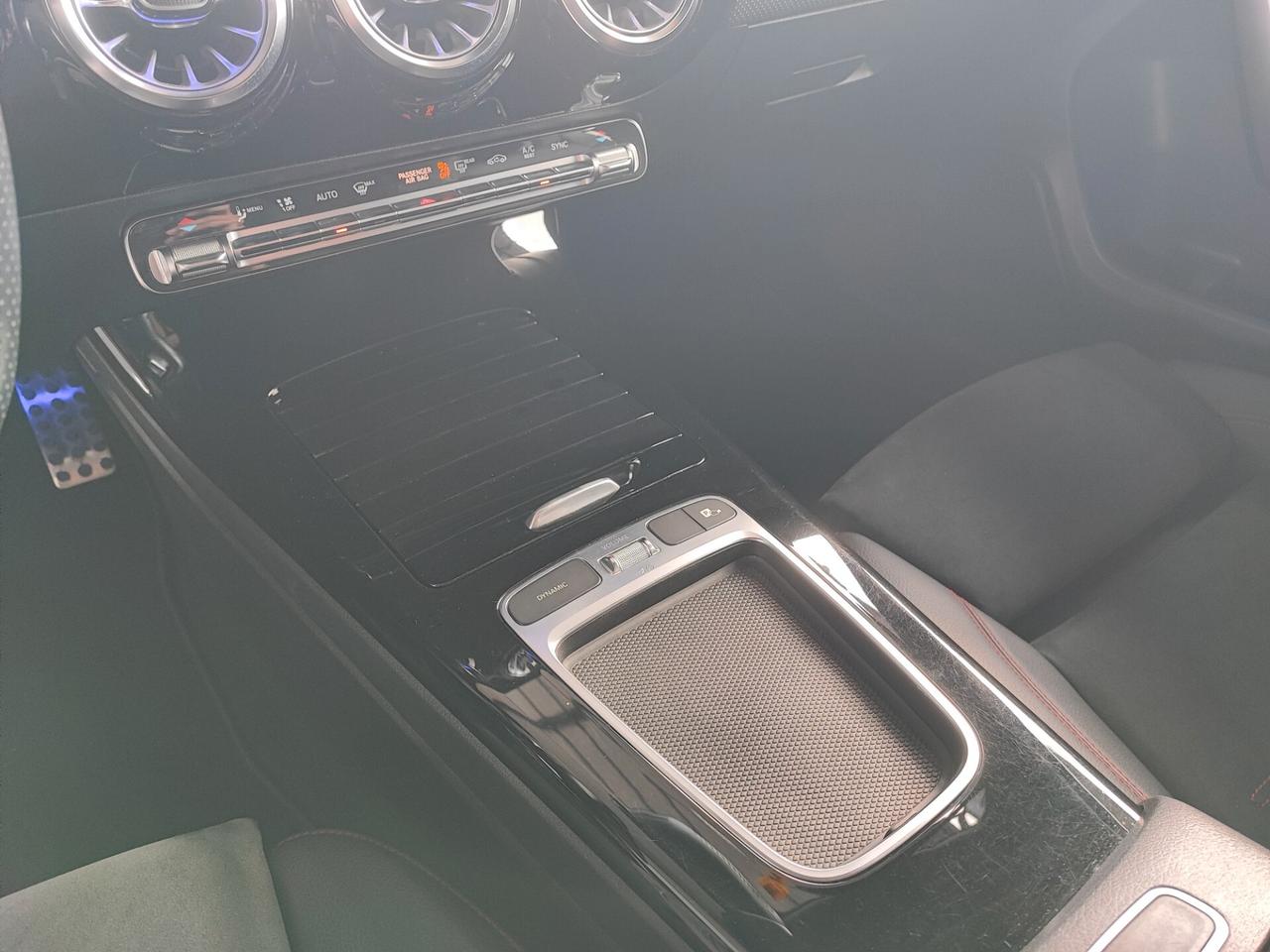 Mercedes-benz A 200 d Automatic AMG Line Premium Plus FULL+++