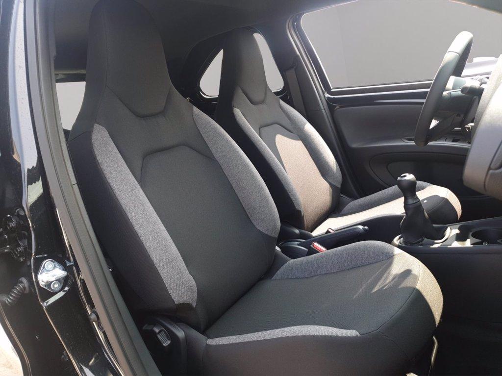 TOYOTA Aygo x 1.0 active 72cv del 2025