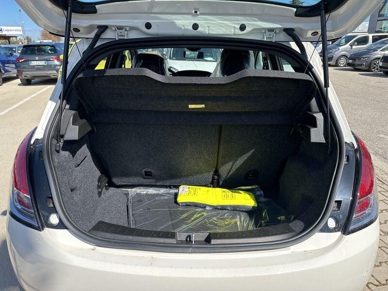Lancia Ypsilon 1.0 FireFly 5 porte S&S Hybrid Platino
