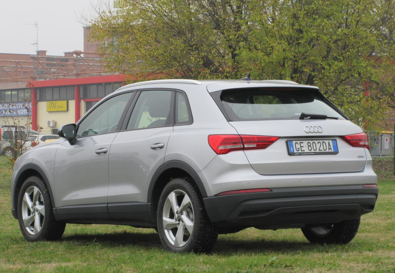 Audi Q3 35 2.0 tdi Business quattro s-tronic