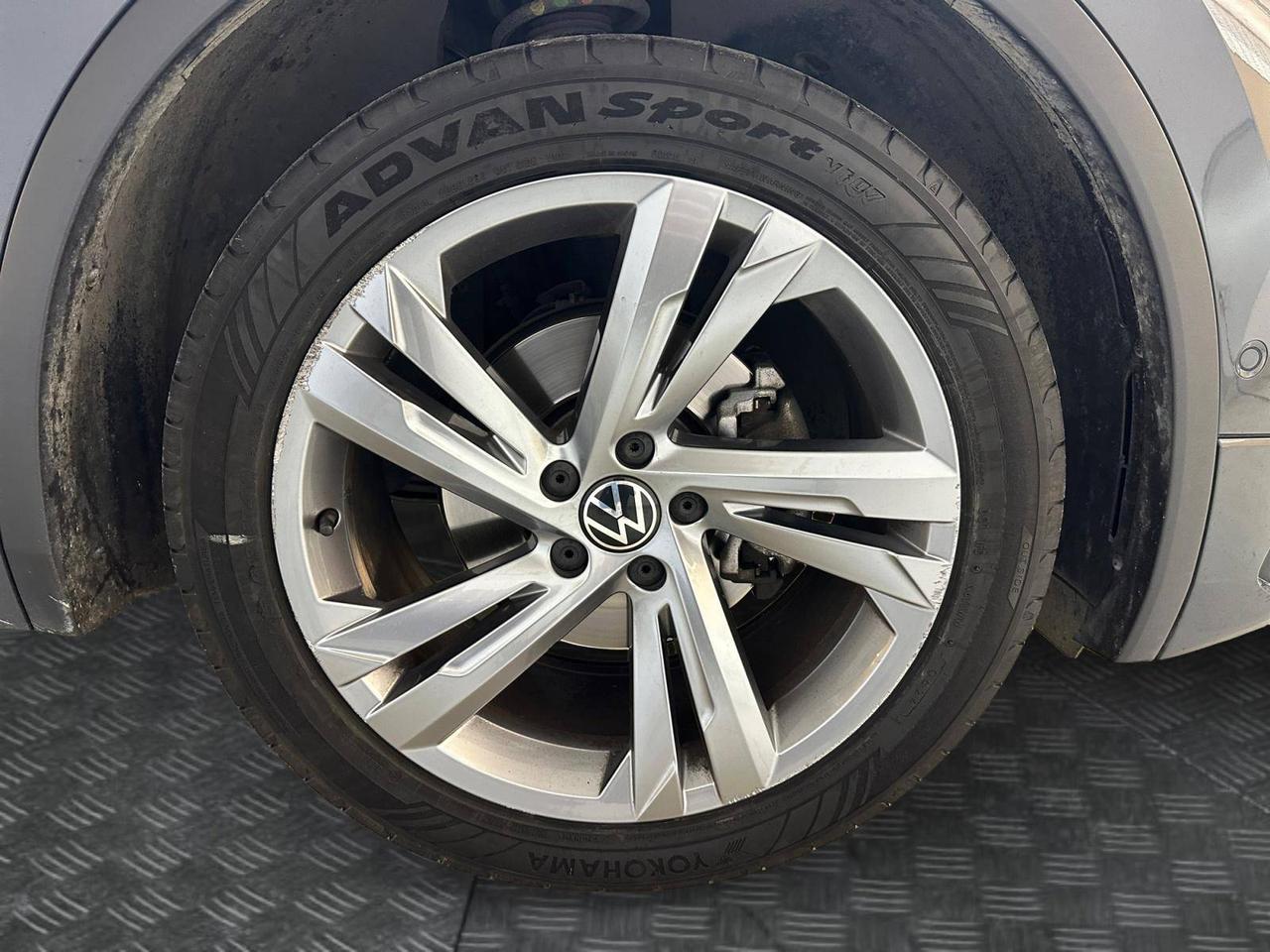Volkswagen Tiguan 2.0 tdi R-Line 150cv