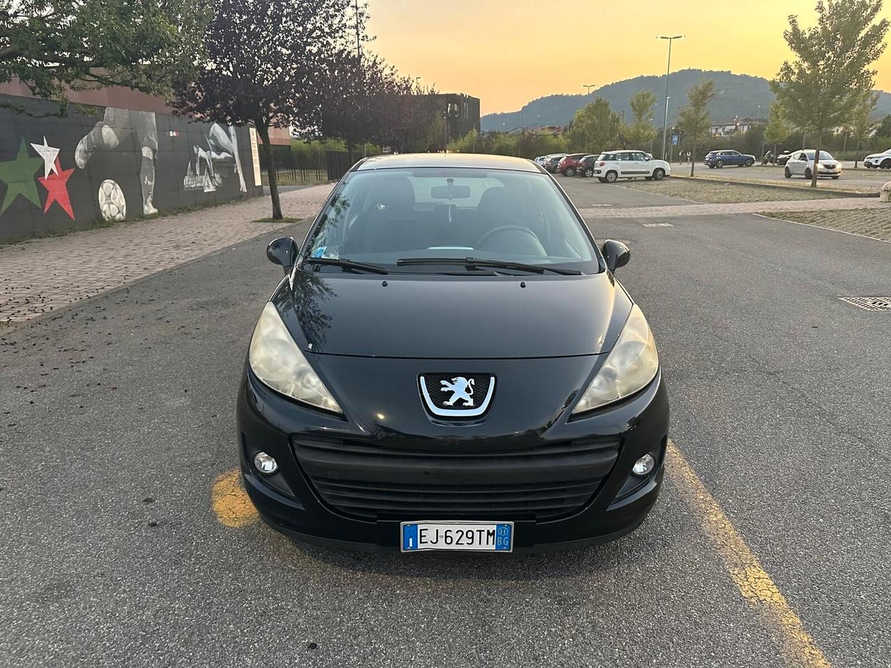 Peugeot 207 1.4 8V 73CV 5p. Active