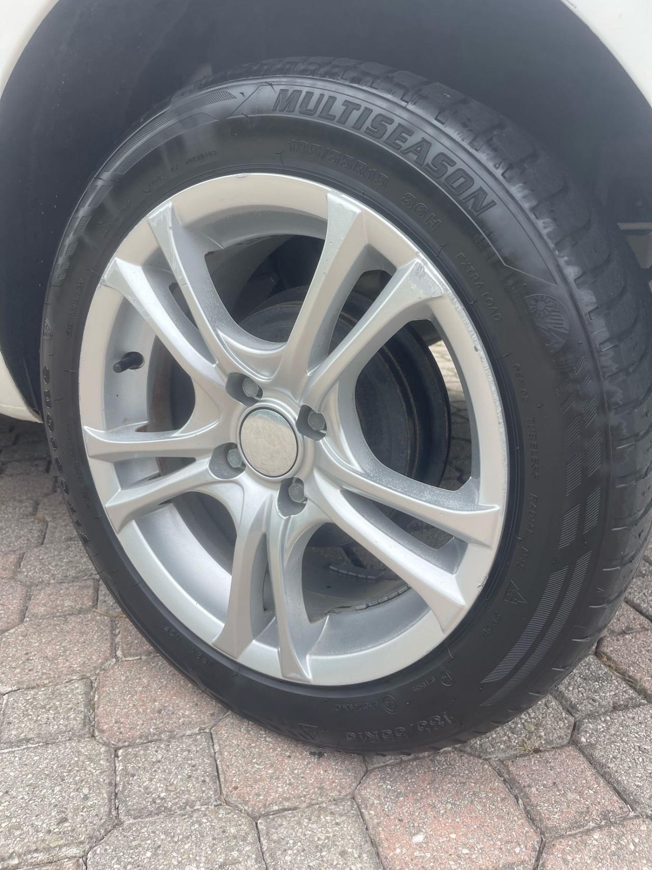 Lancia Ypsilon 1.2 69 CV 5 porte GPL Ecochic Gold