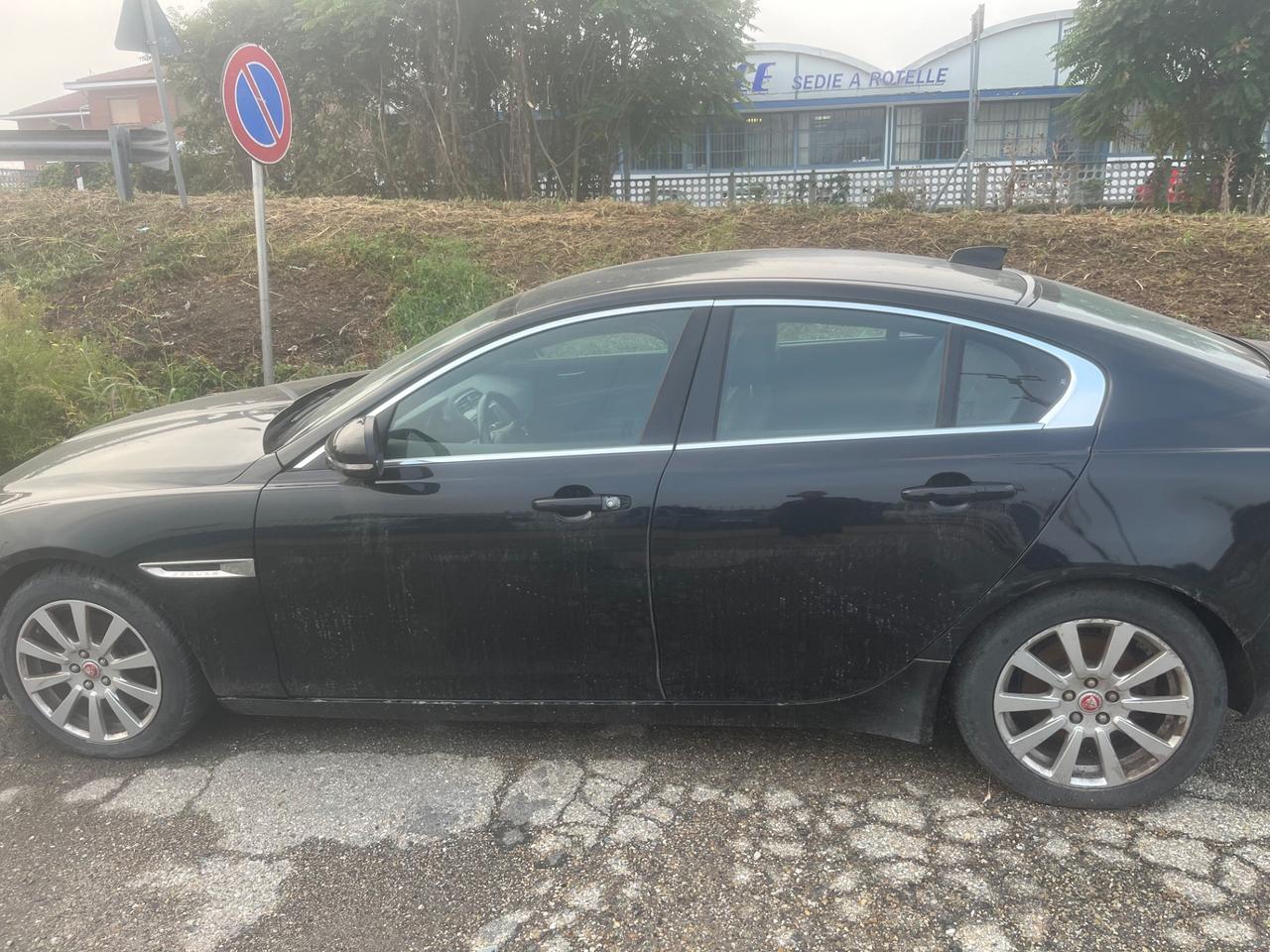 Jaguar XE 2.0 D 163 CV aut. Pure