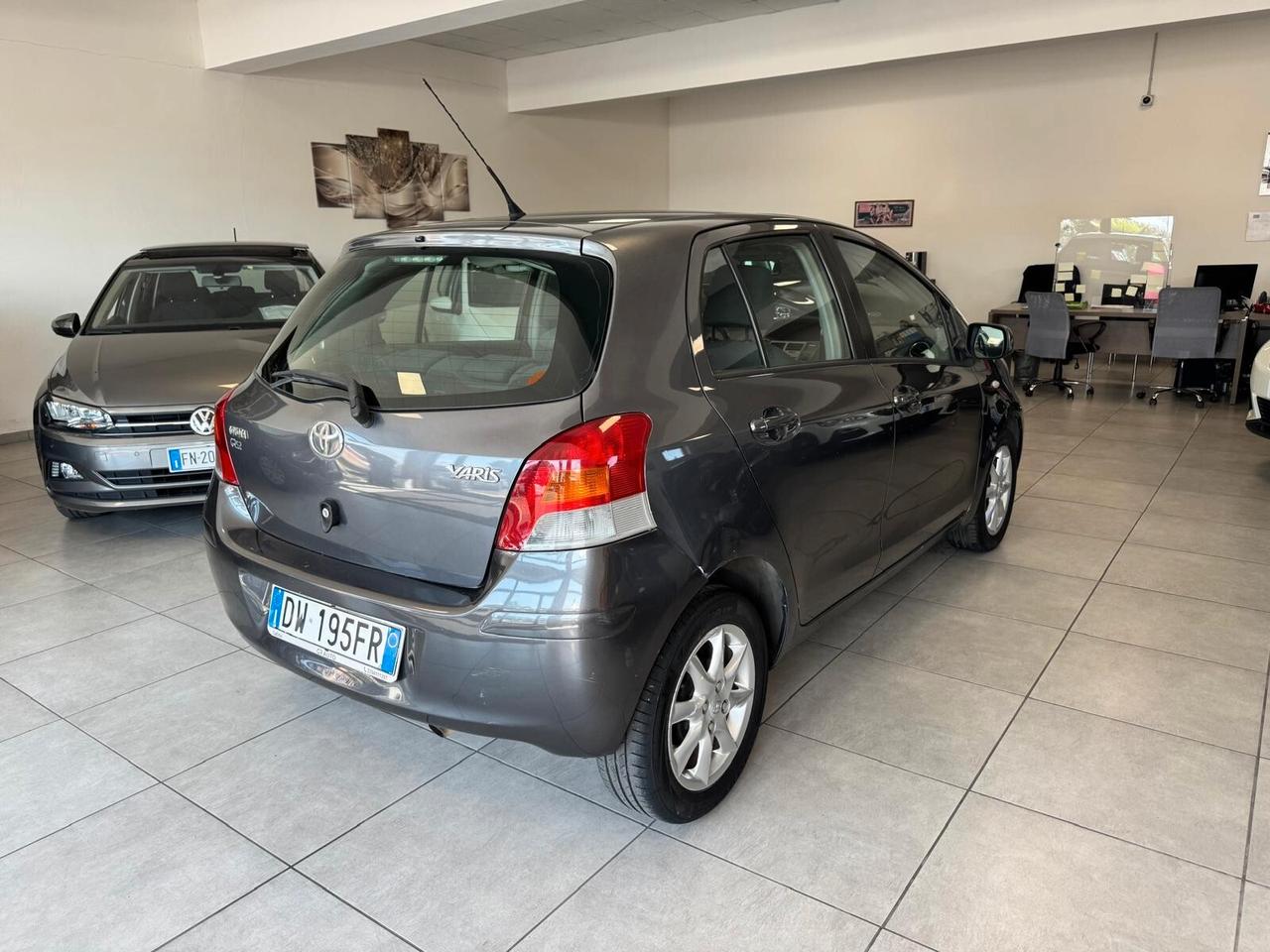 Toyota Yaris 1.3 5 porte Sol