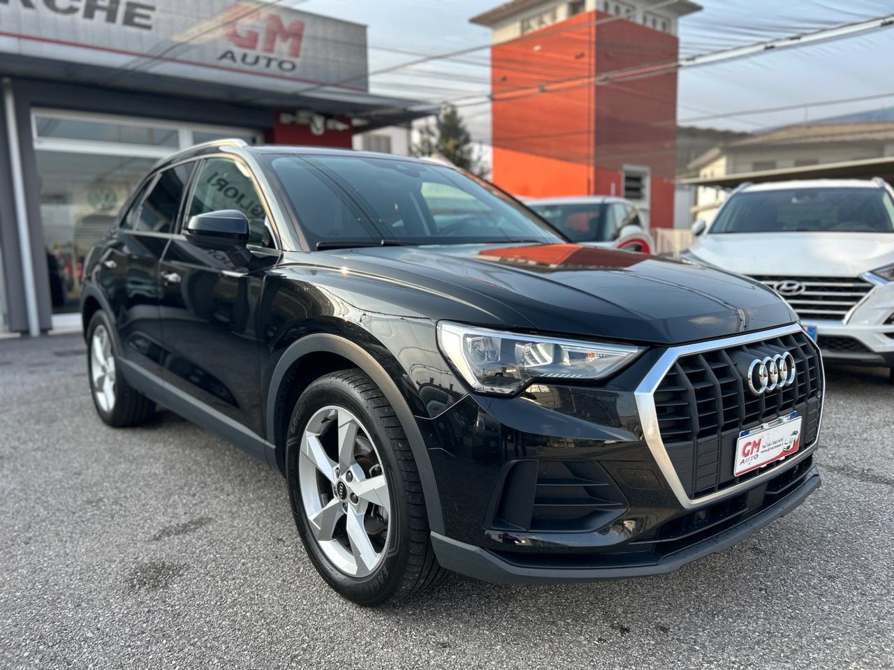 Audi Q3 35 2.0 tdi s-tronic