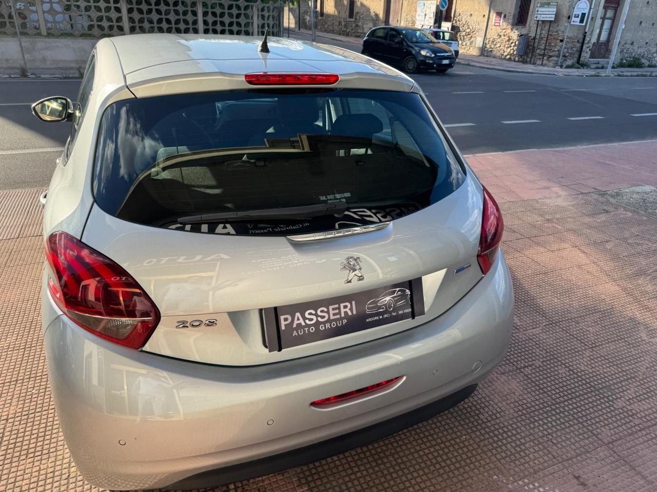 Peugeot 208 PureTech 82 5 porte Allure