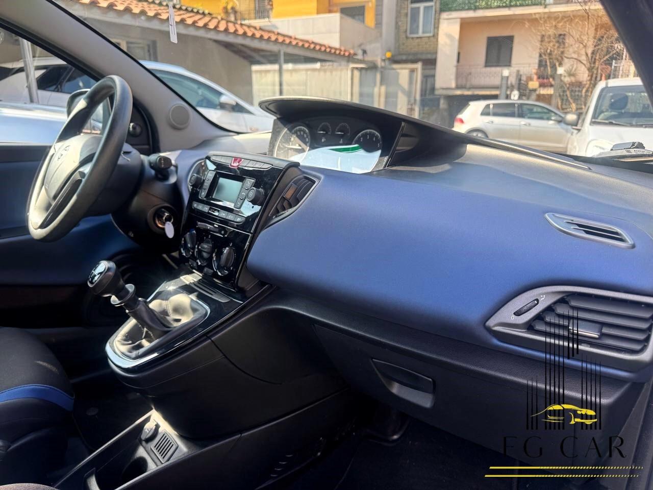 Lancia Ypsilon 1.2 69 CV 5 porte