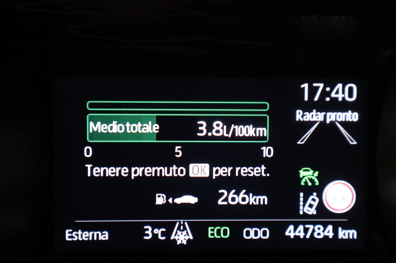 Toyota YARIS HYBRID LOUNGE AUTO TETTO PANORAMA PELLE CAMERA LED SOLO 45.000KM ANCHE GUIDABILE DA NEOPATENTATI