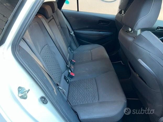 Toyota Corolla Touring Sports 1.8 Hybrid Business