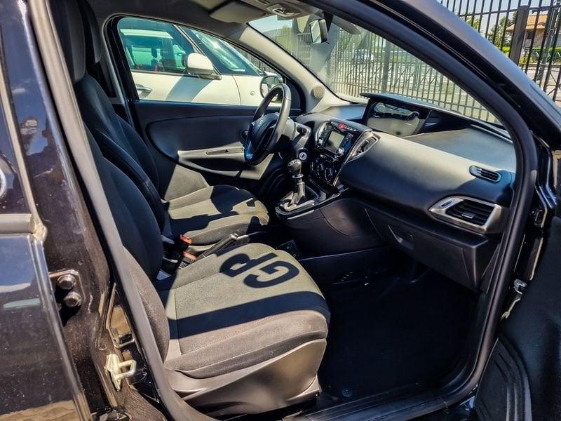 Lancia Ypsilon III 2015 5 Porte 1.2 Ecochic 69cv Silver