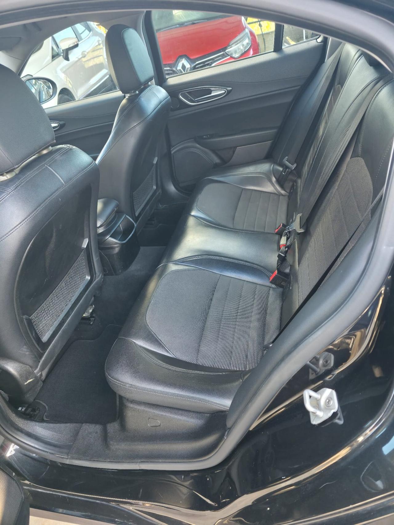 Alfa Romeo Giulia 2.2 Turbodiesel 150 CV Super