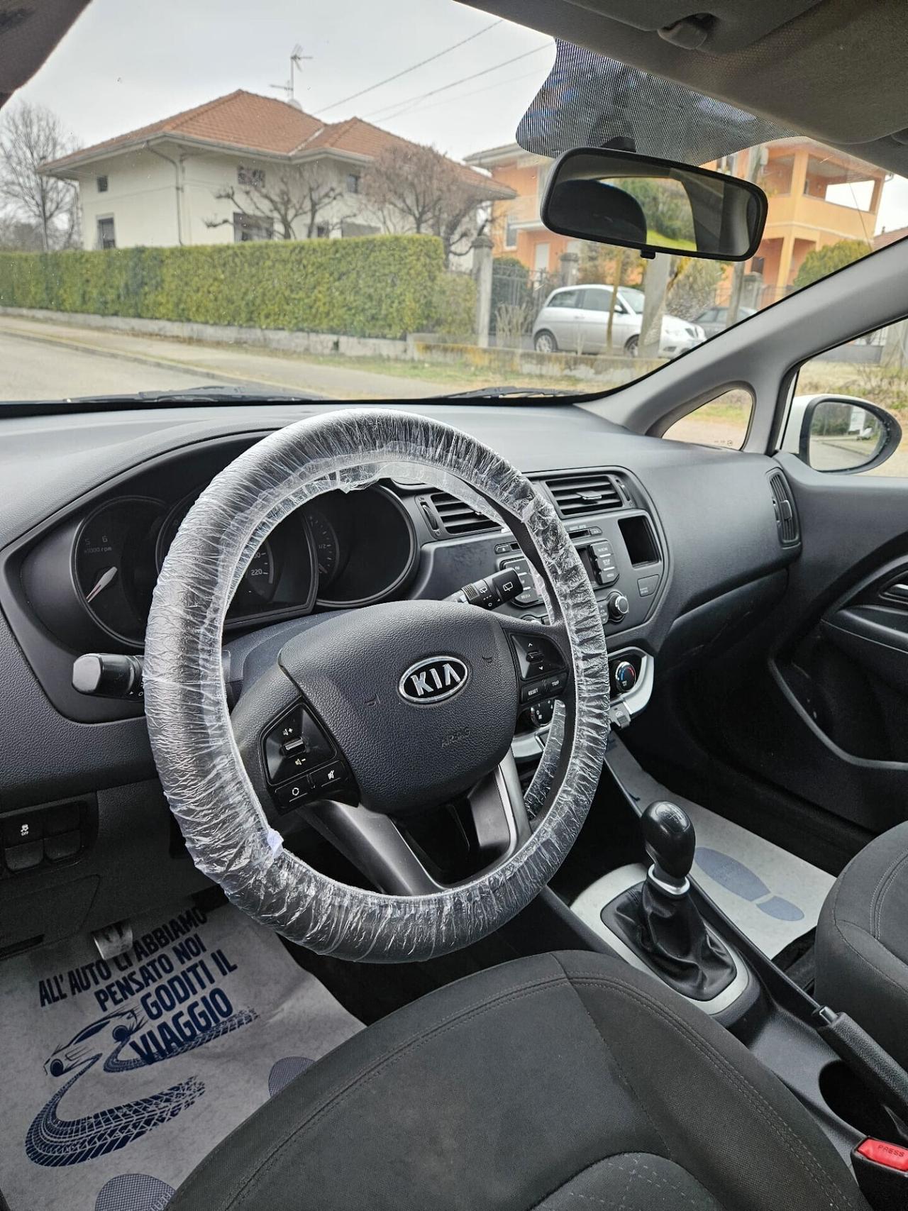 Kia Rio 1.4 CRDi NEOPATENTATI