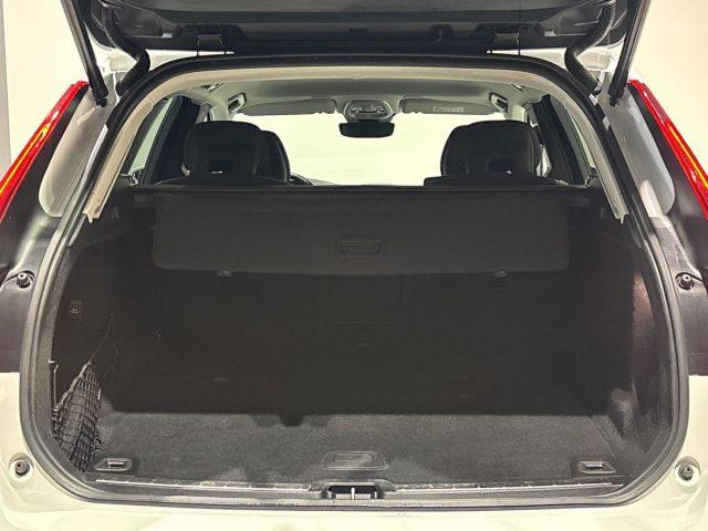 VOLVO XC60 B4 (d) Geartronic Momentum Pro