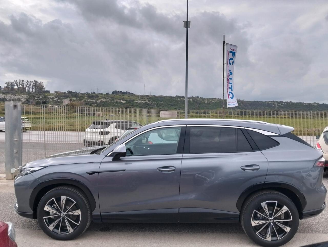 Mg HS HEV Luxury 224CV KM 0 7 ANNI GARANZIA UFFICIALE