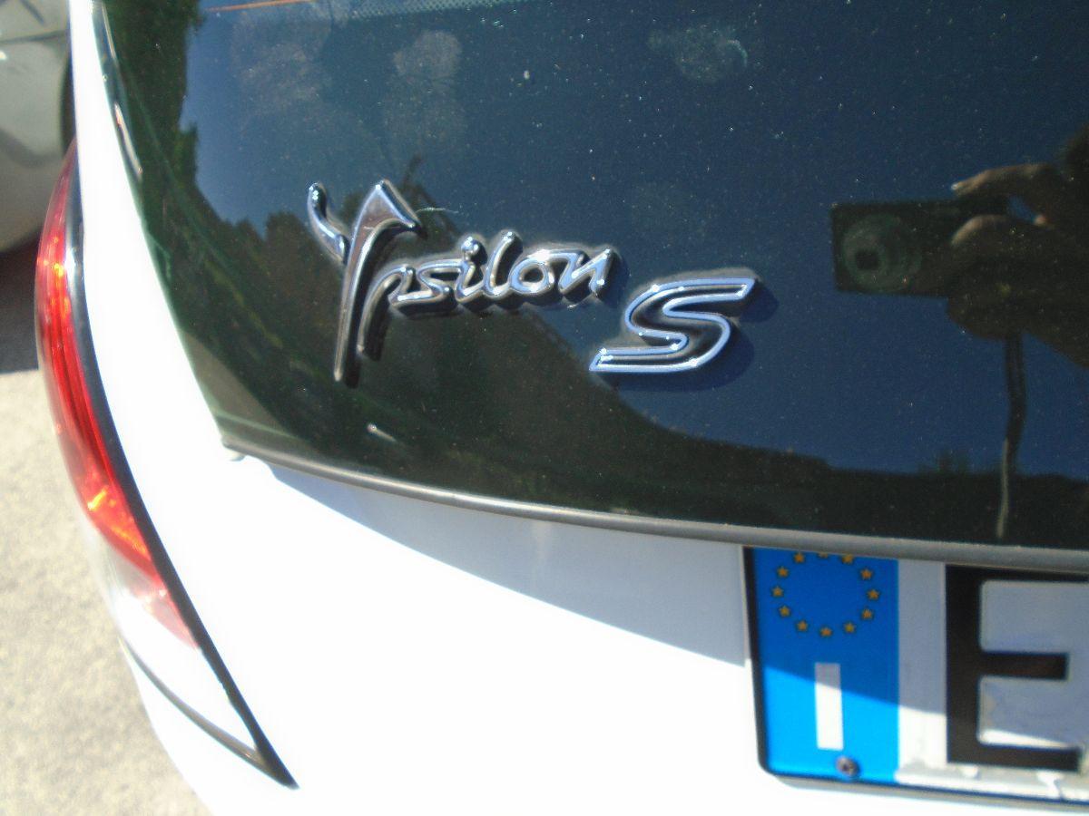 Ypsilon'15 1.2 8V S Momodes. 87000 km E6 OK NEOP