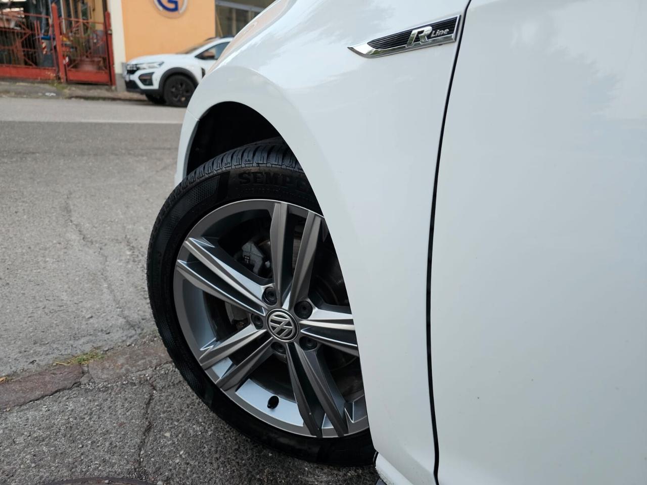 Volkswagen Golf 7.5 1.6 TDI 115cv R-Line*Bi-Xeno*Cockpit*Euro6*