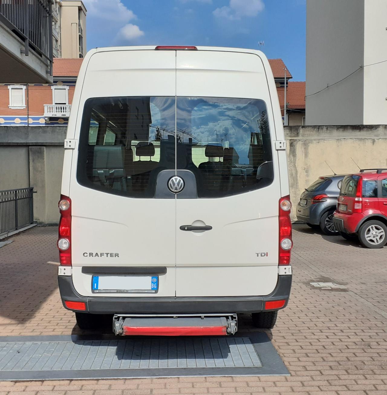 Volkswagen Crafter trasporto disabili doppia pedana tetto alto