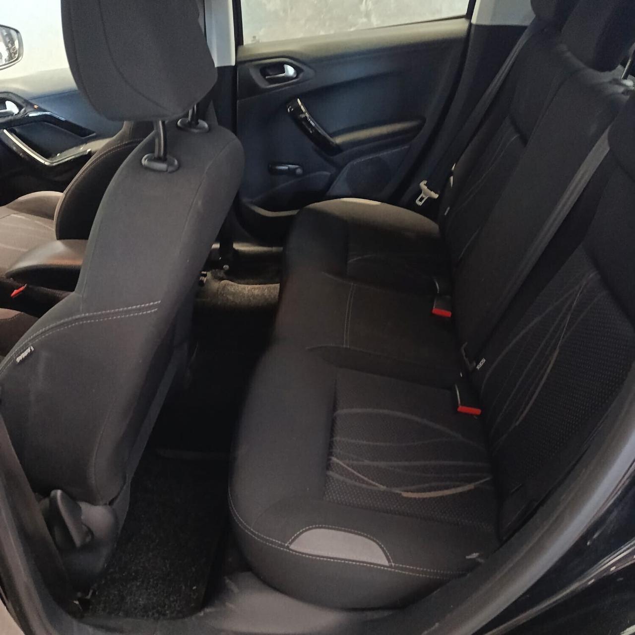 Peugeot 208 1.2 BENZINA