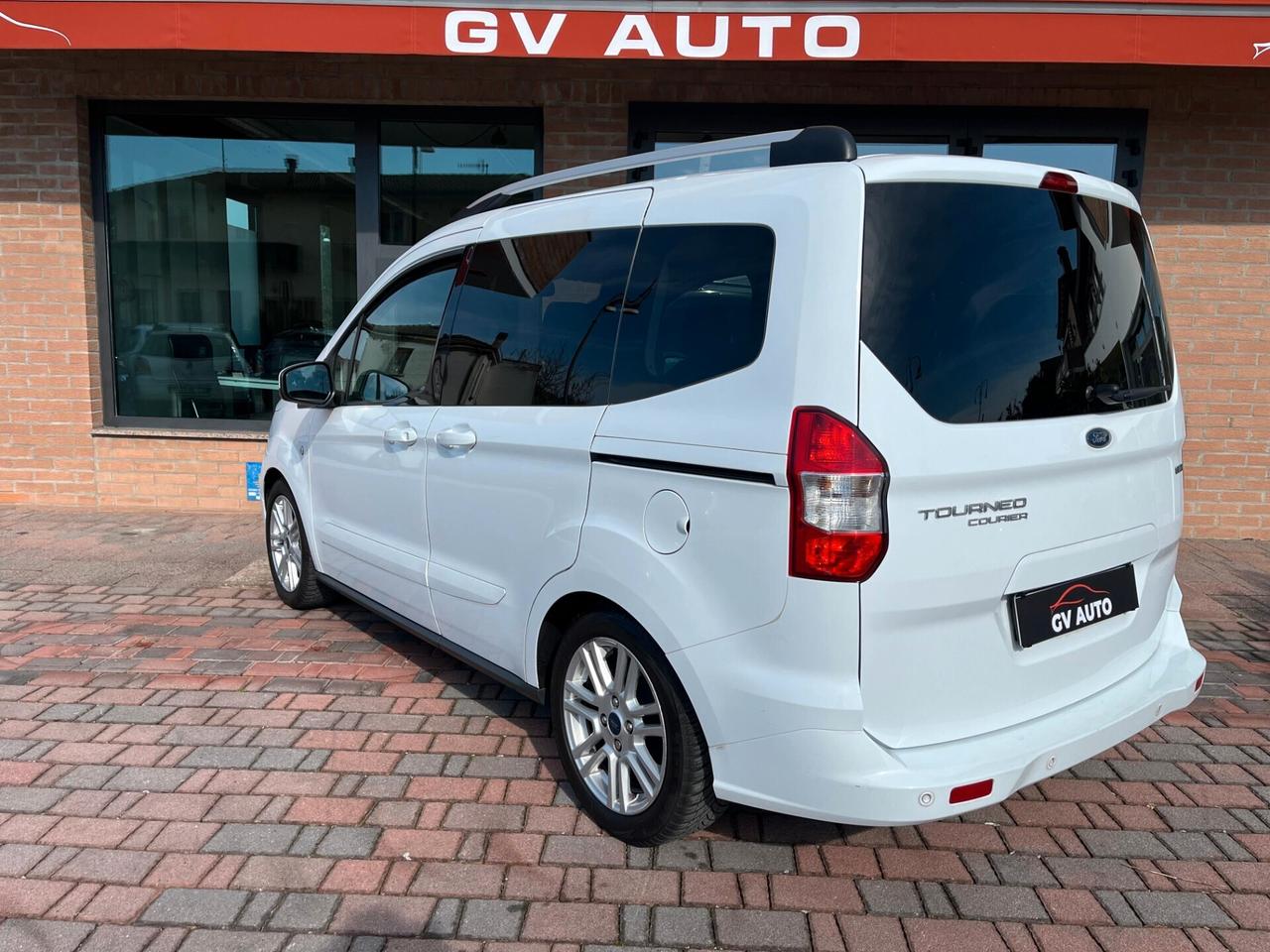 Ford Tourneo Courier