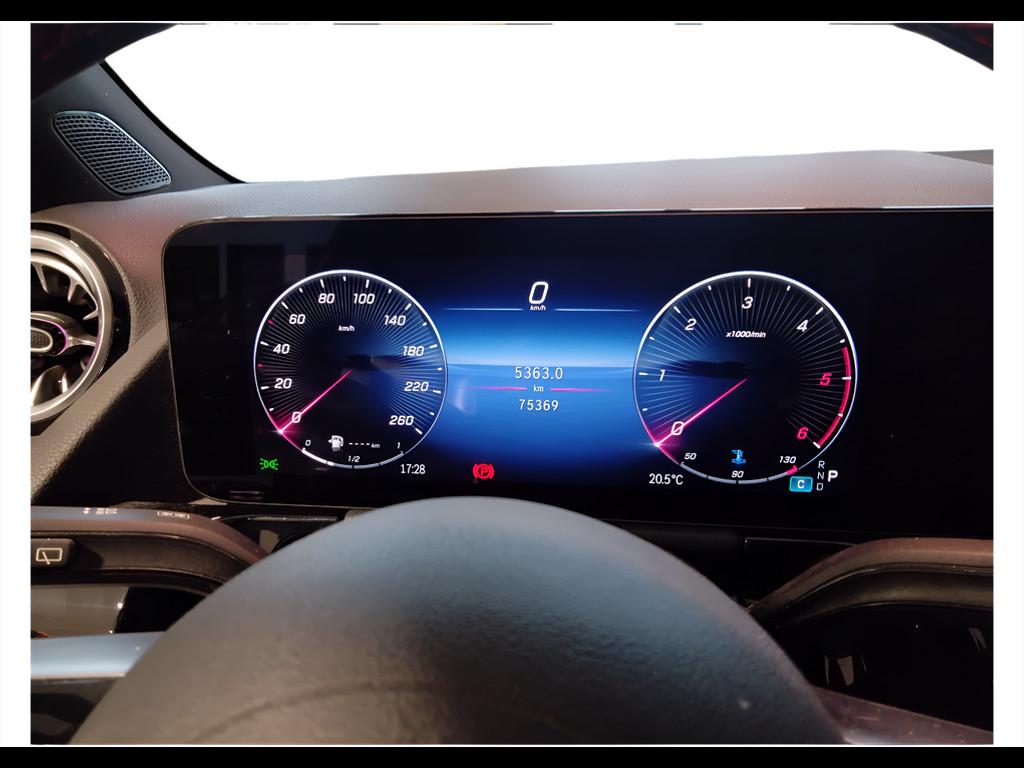 Mercedes-Benz GLA-H247 2023 - GLA 200 d AMG Line Premium auto