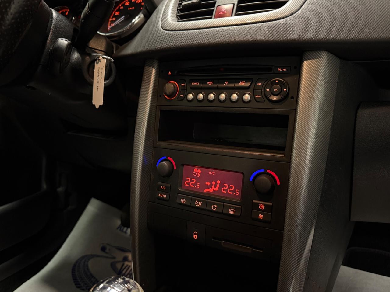 PEUGEOT 207 1.4 88CV 5p. XT NEOPATENTATI SOLI 79 MILA KM