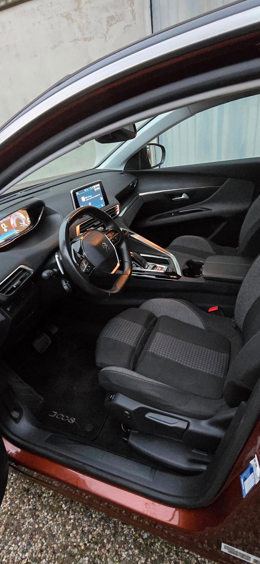 Peugeot 3008 BlueHDi 130 S&S EAT8 Allure ok neo patentati