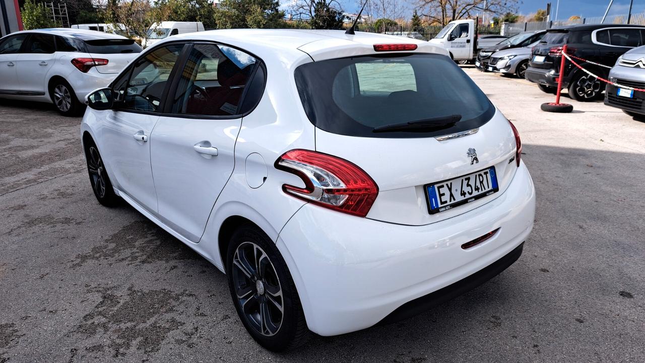 Peugeot 208 PureTech 82 5 porte Allure