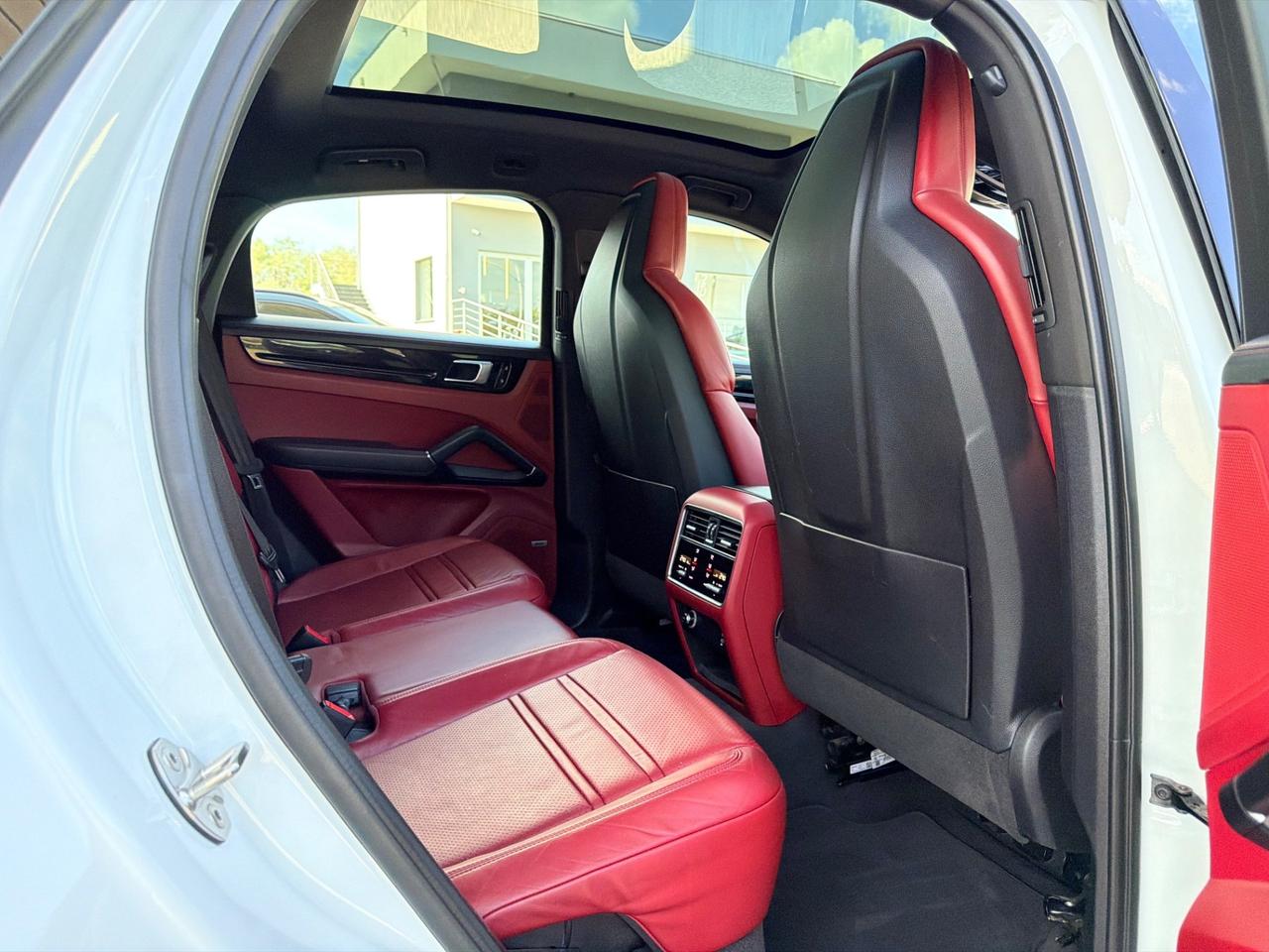 Porsche Cayenne Coupé 3.0 V6 limited edition in garanzia