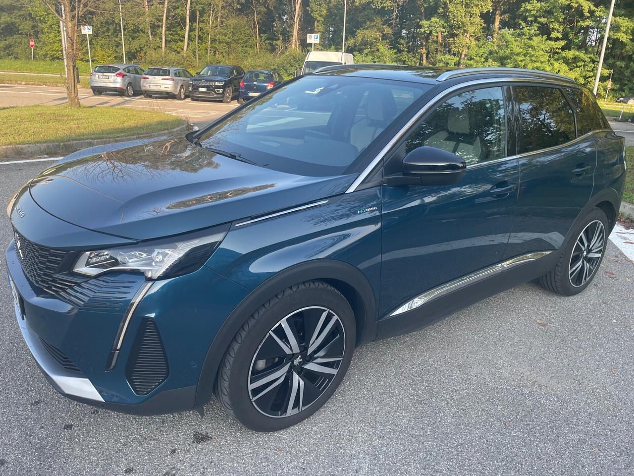 Peugeot 3008 Hybrid 225 *Automatik*Navi*Pelle*Full optional