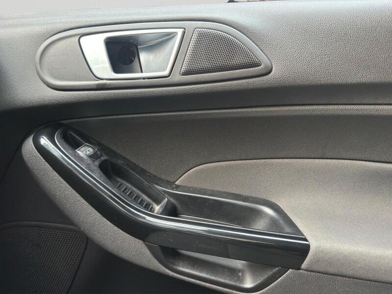 FORD Fiesta 6ª serie Fiesta 1.5 TDCi 75CV 3 po...