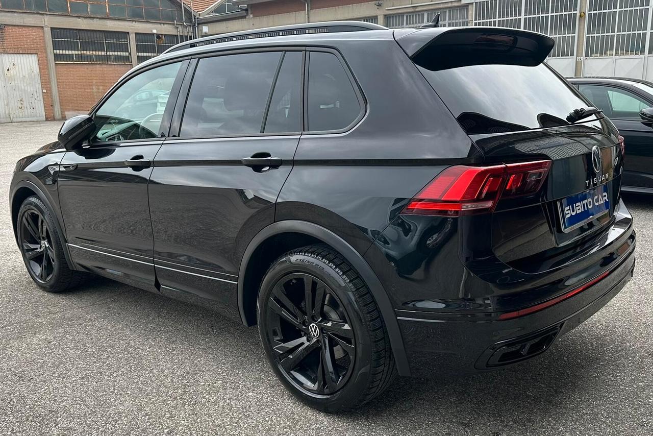 Volkswagen Tiguan 2.0 TDI 150 CV SCR DSG R-Line black pack