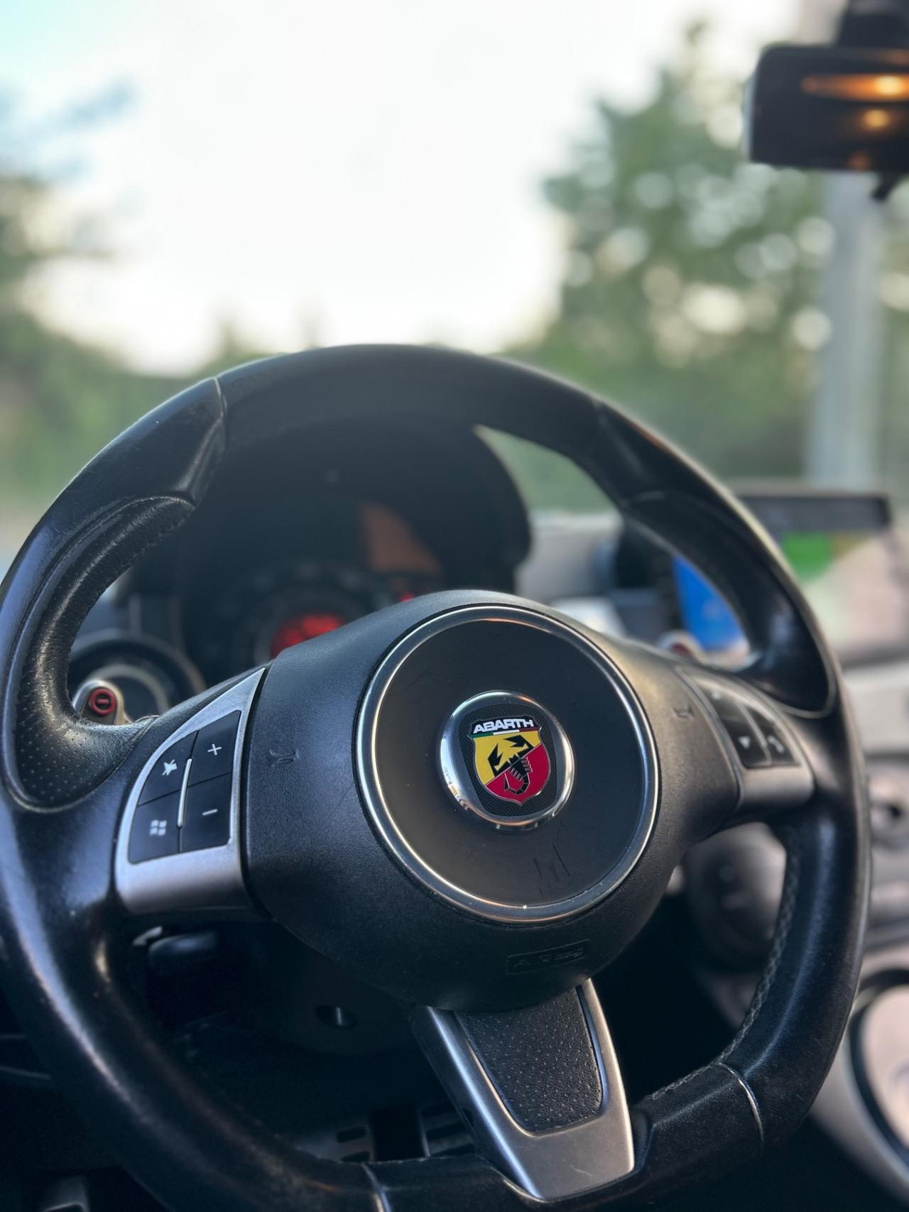 Abarth 500 C 1.4 Turbo T-Jet MTA Bicolore