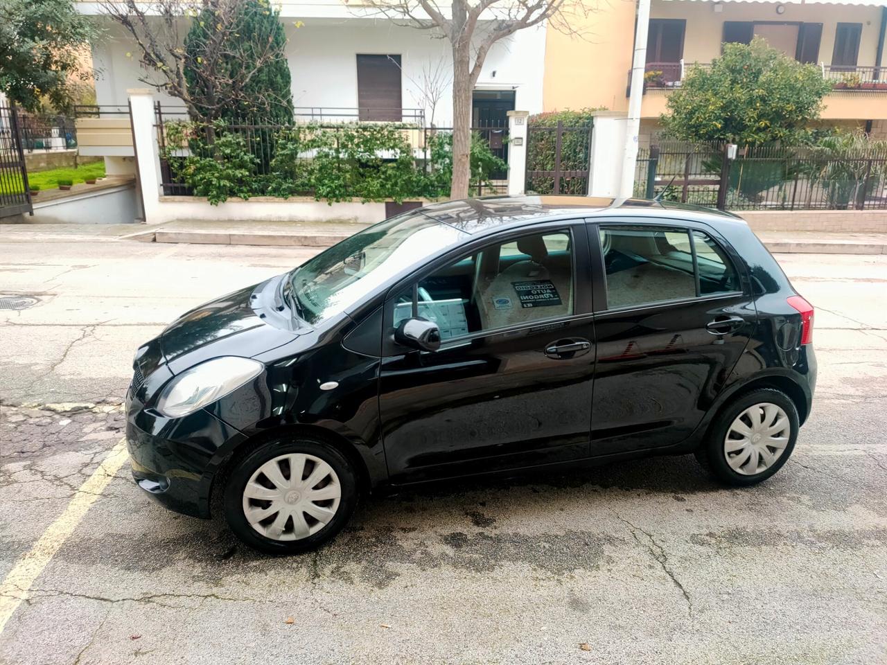 Toyota Yaris 1.4 D-4D 5 porte Navi