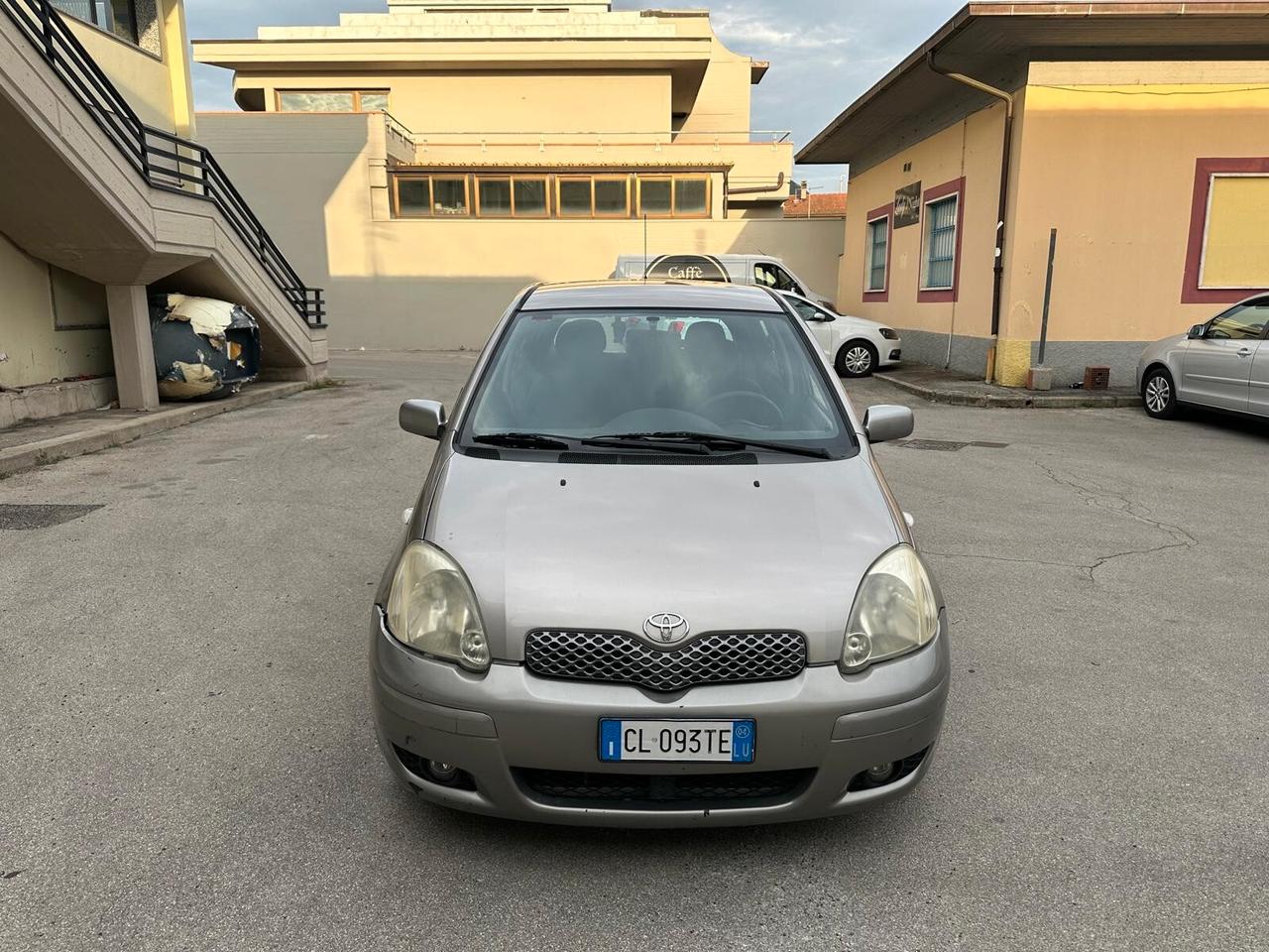 Toyota Yaris 1.3i 16V cat 5 porte Sol