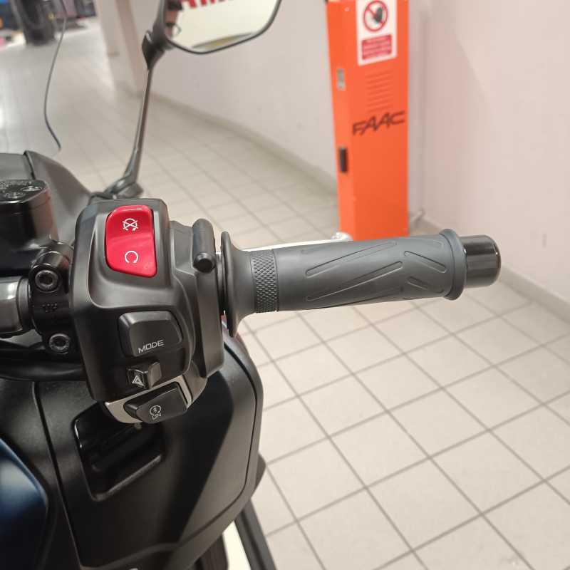 Yamaha T-Max 560 - 2024